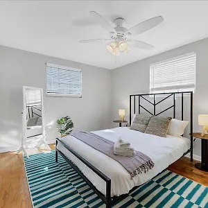https://viagem-designed-cozy-1br-with-parking-near-stores.hotelstampa.org